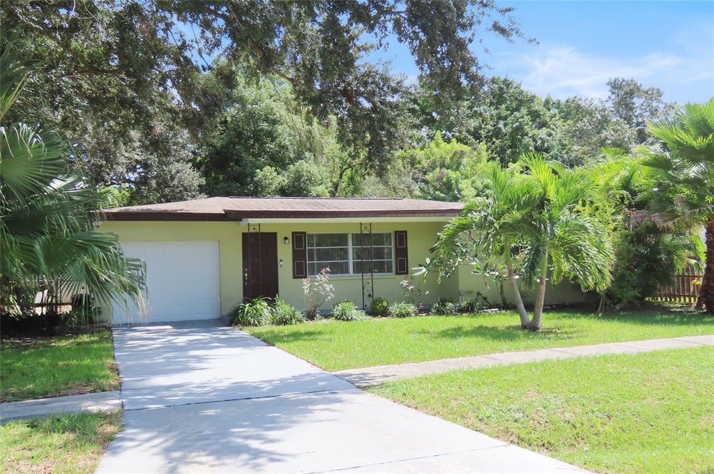 Photo of 1841 West Drive, Clearwater, FL 33755 (MLS # TB8550430)