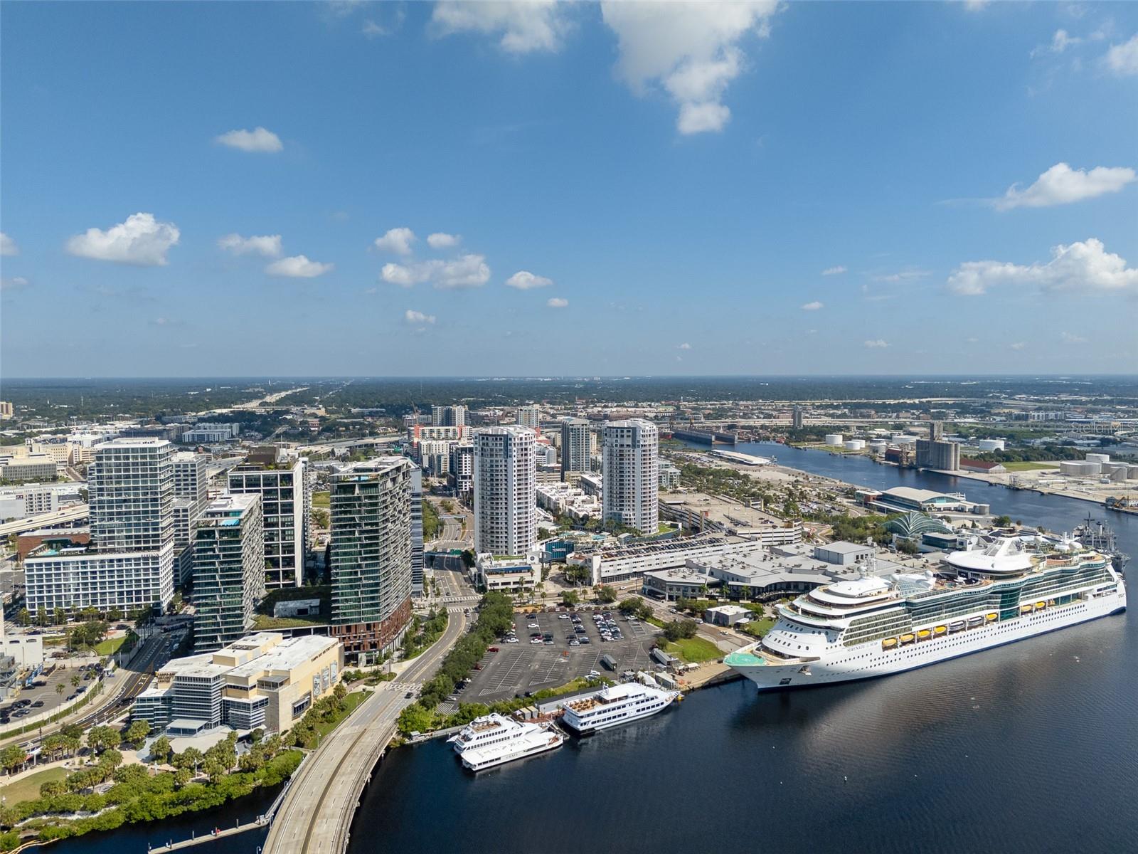 HARBOUR PLACE CITY HOMES A CON - Residential