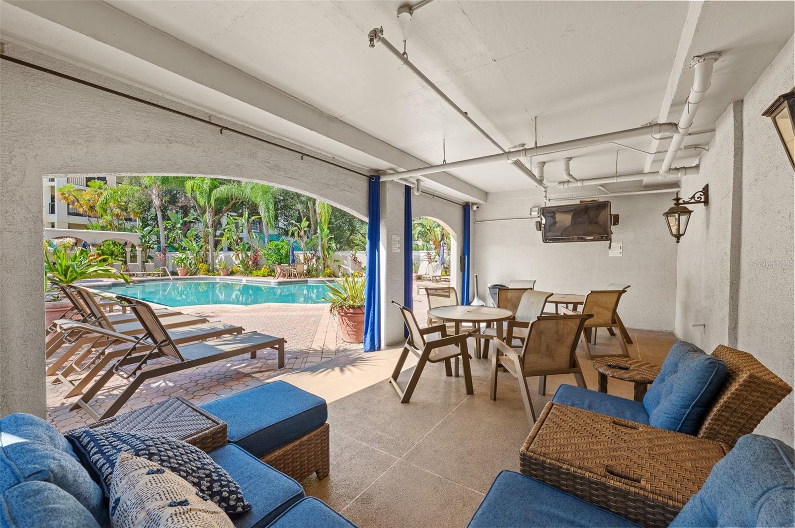 HARBOUR PLACE CITY HOMES A CON - Residential