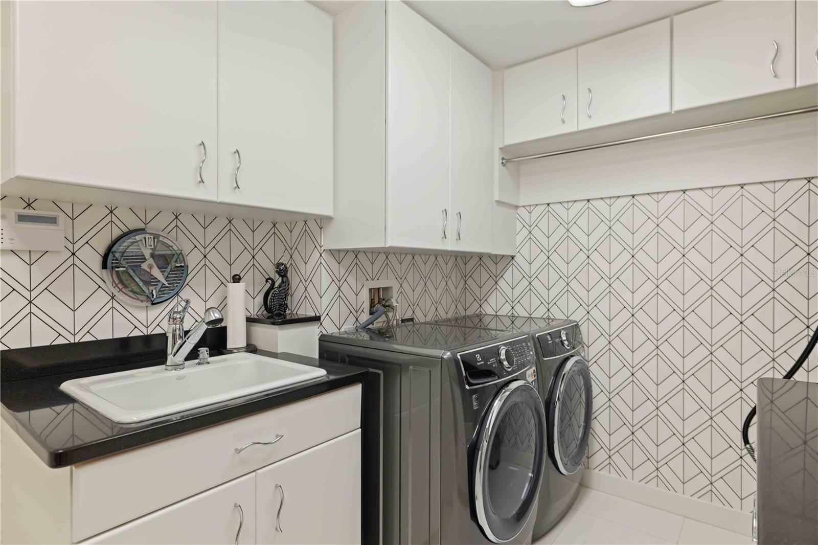 BAY POINT CORR OF - Residential