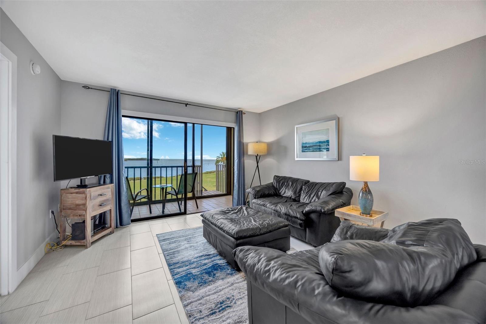 SAND PEBBLE POINTE CONDO 03 - Residential