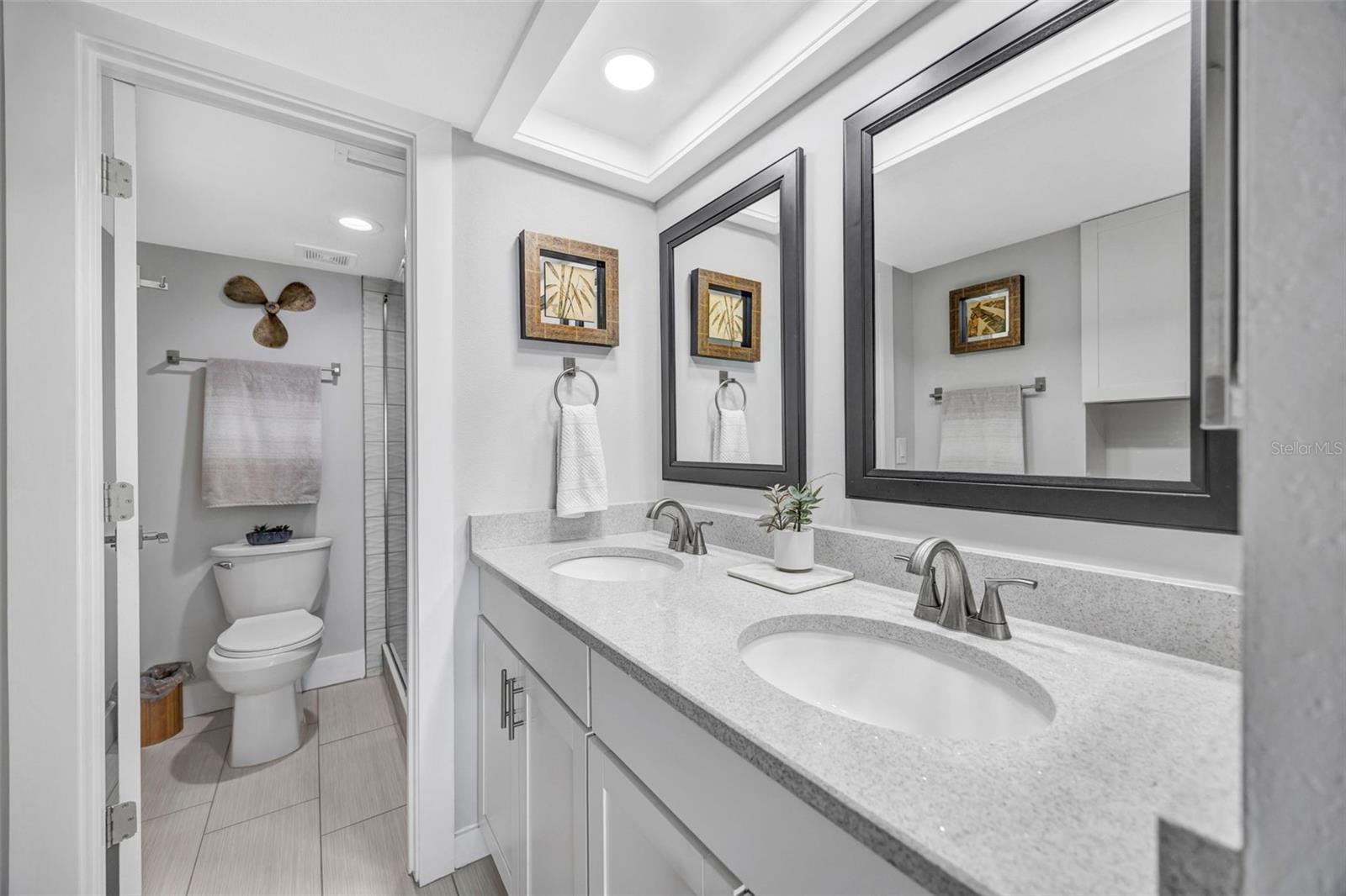 SAND PEBBLE POINTE CONDO 03 - Residential