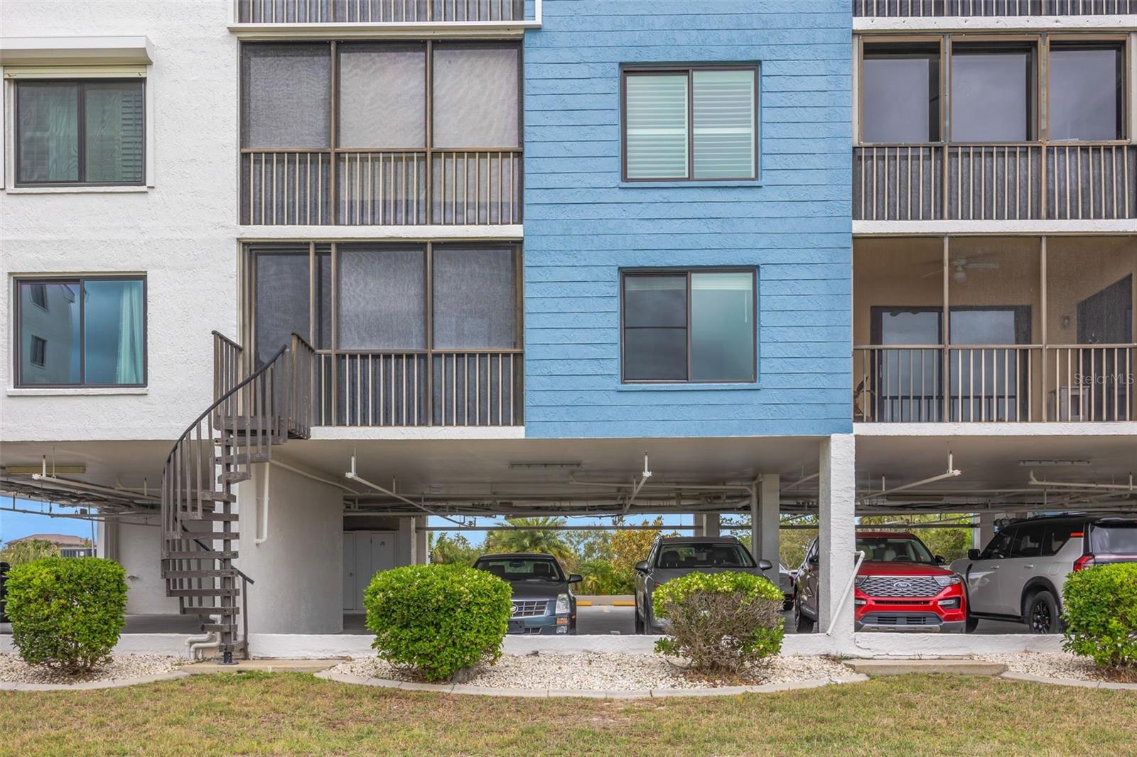 SAND PEBBLE POINTE CONDO 03 - Residential