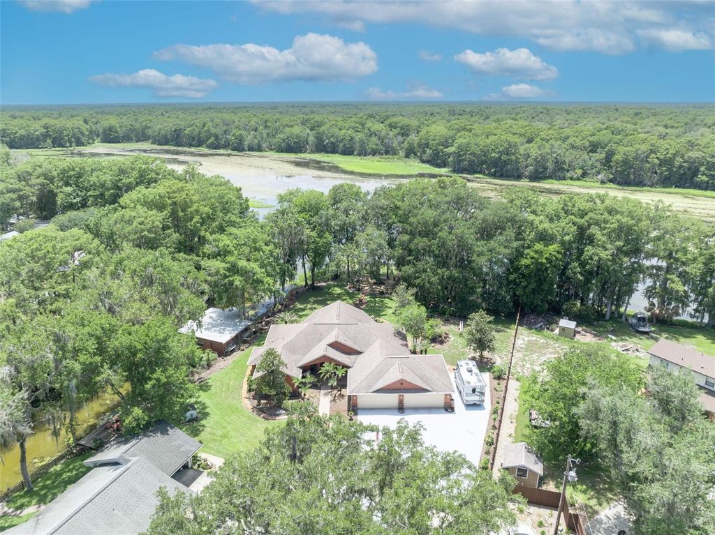 Photo of 4885 Cr 307, Lake Panasoffkee, FL 33538 (MLS # G5113305)