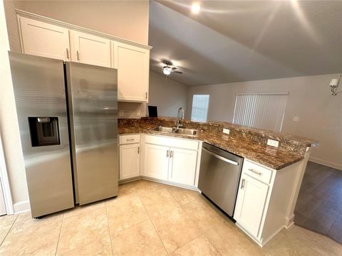 A home in LAKELAND