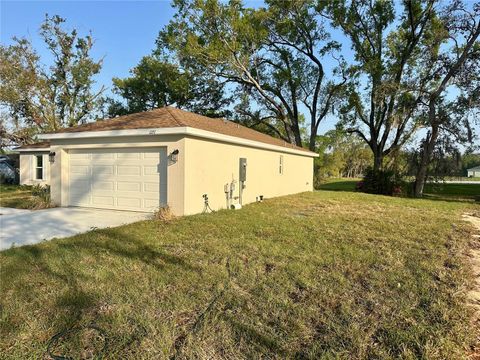 A home in LAKELAND