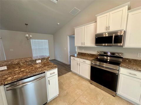 A home in LAKELAND