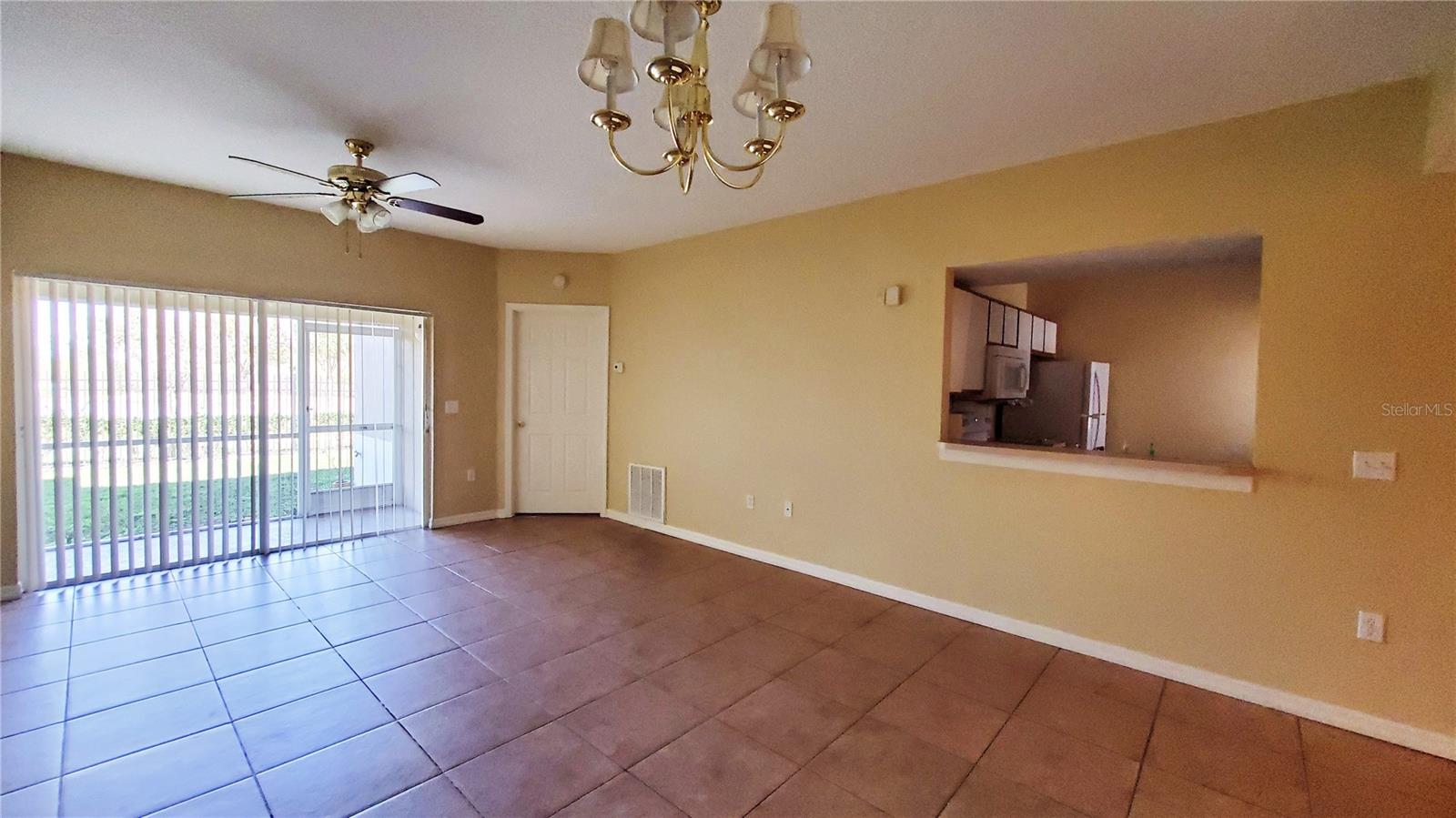 VILLAGES OF BLOOMINGDALE CONDO - Residential