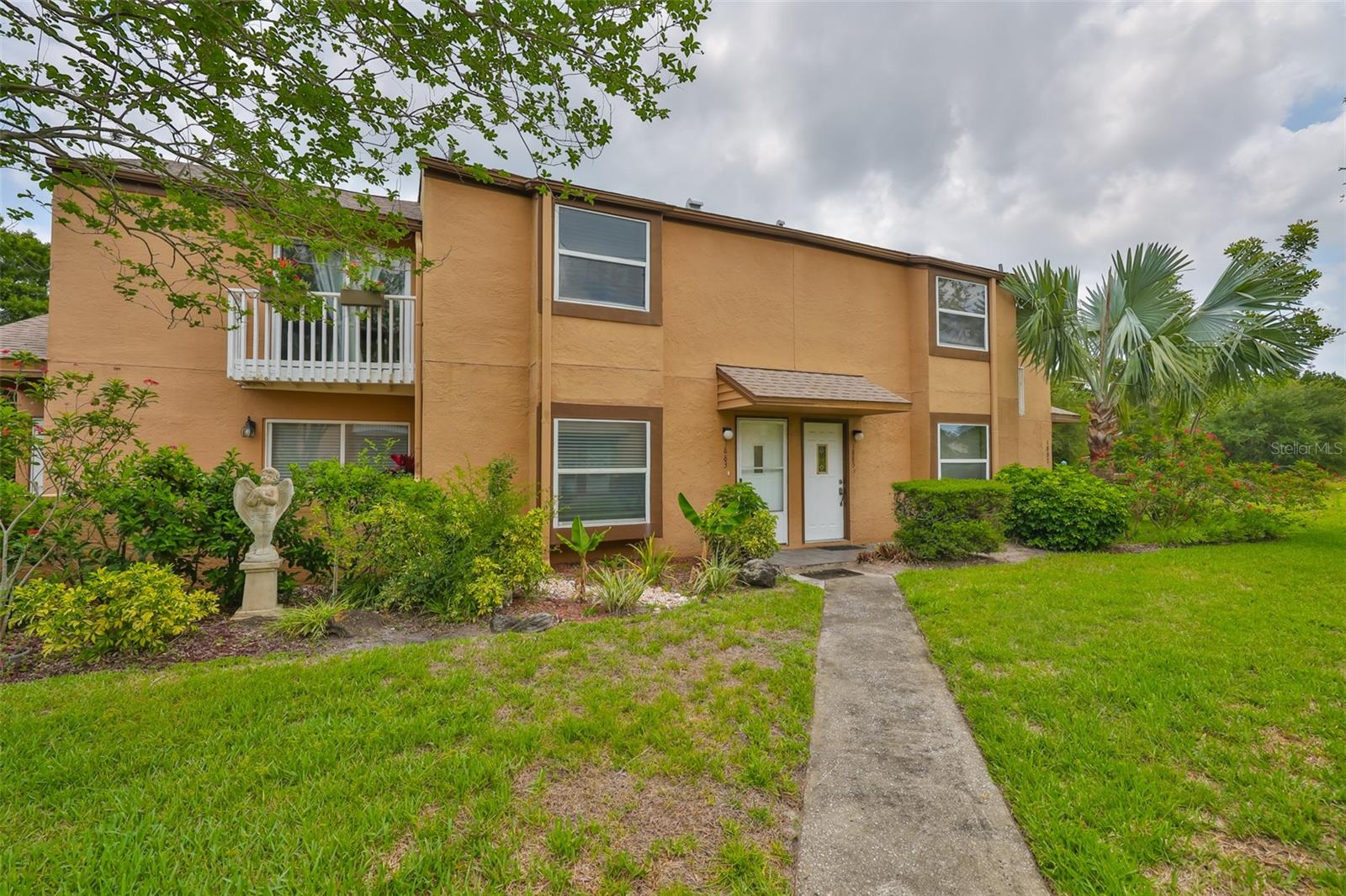 1883 CLEARBROOKE DRIVE