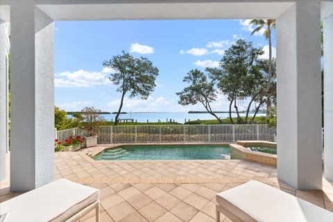 A home in LONGBOAT KEY