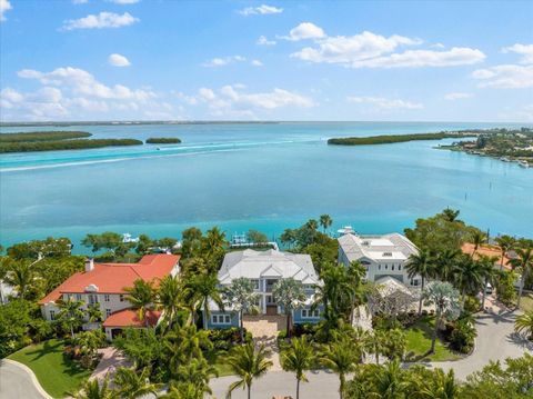 A home in LONGBOAT KEY