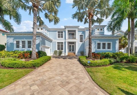 A home in LONGBOAT KEY