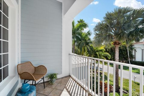 A home in LONGBOAT KEY