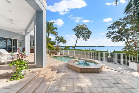 A home in LONGBOAT KEY