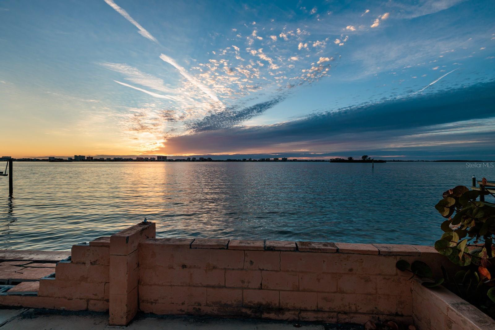 VENETIAN POINT - Residential