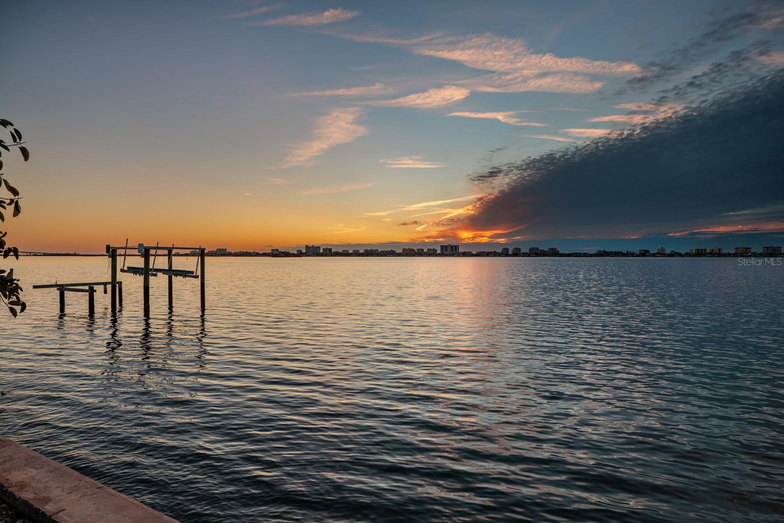 VENETIAN POINT - Residential