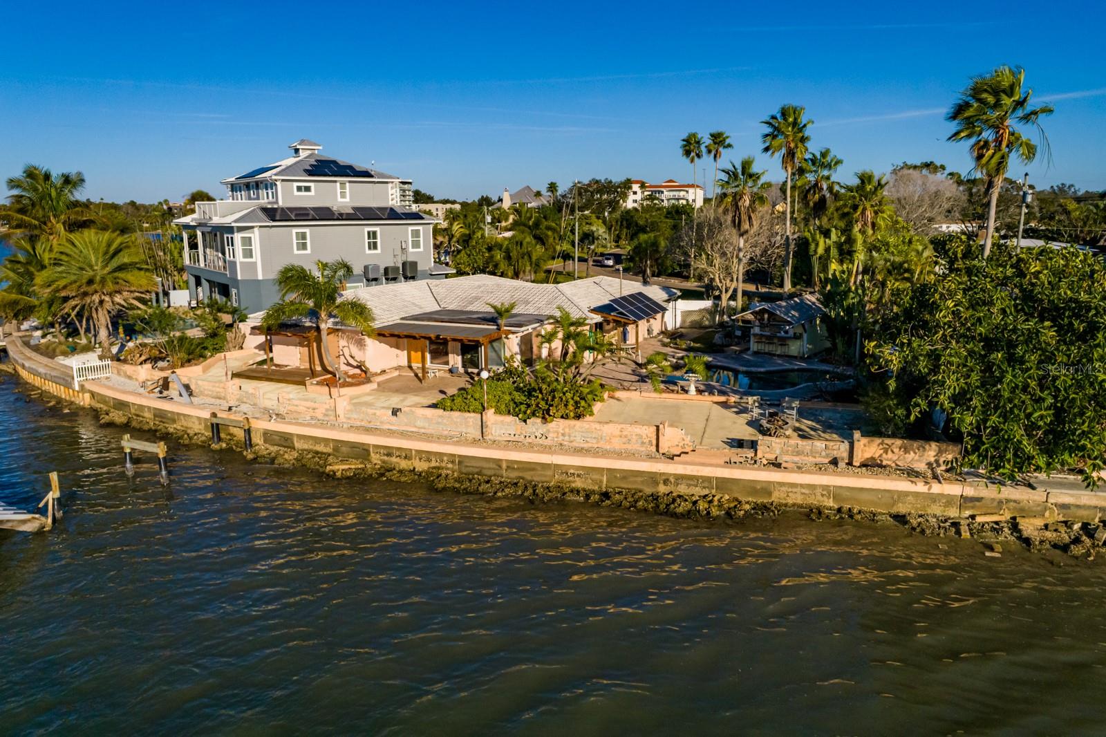 VENETIAN POINT - Residential