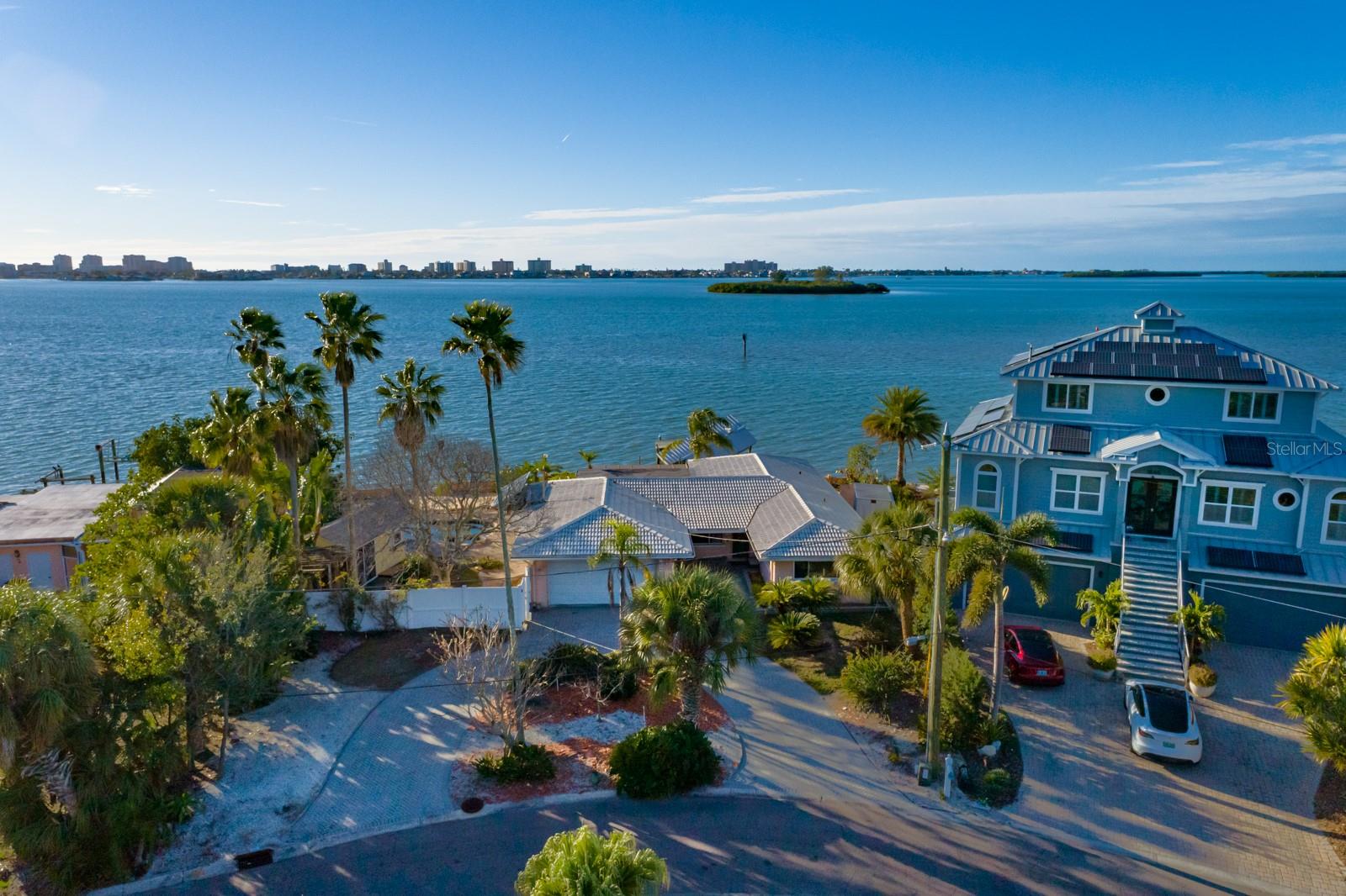 VENETIAN POINT - Residential