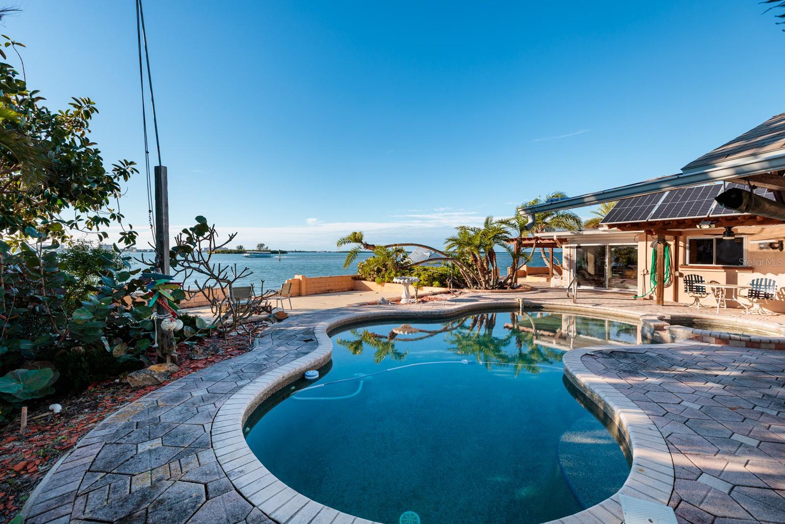 VENETIAN POINT - Residential