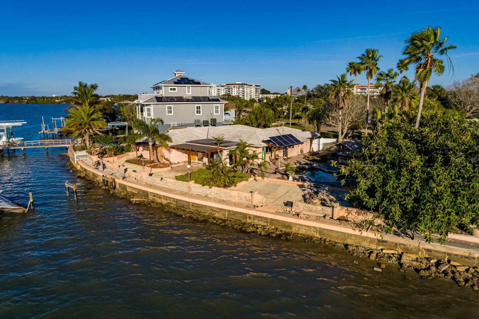 VENETIAN POINT - Residential