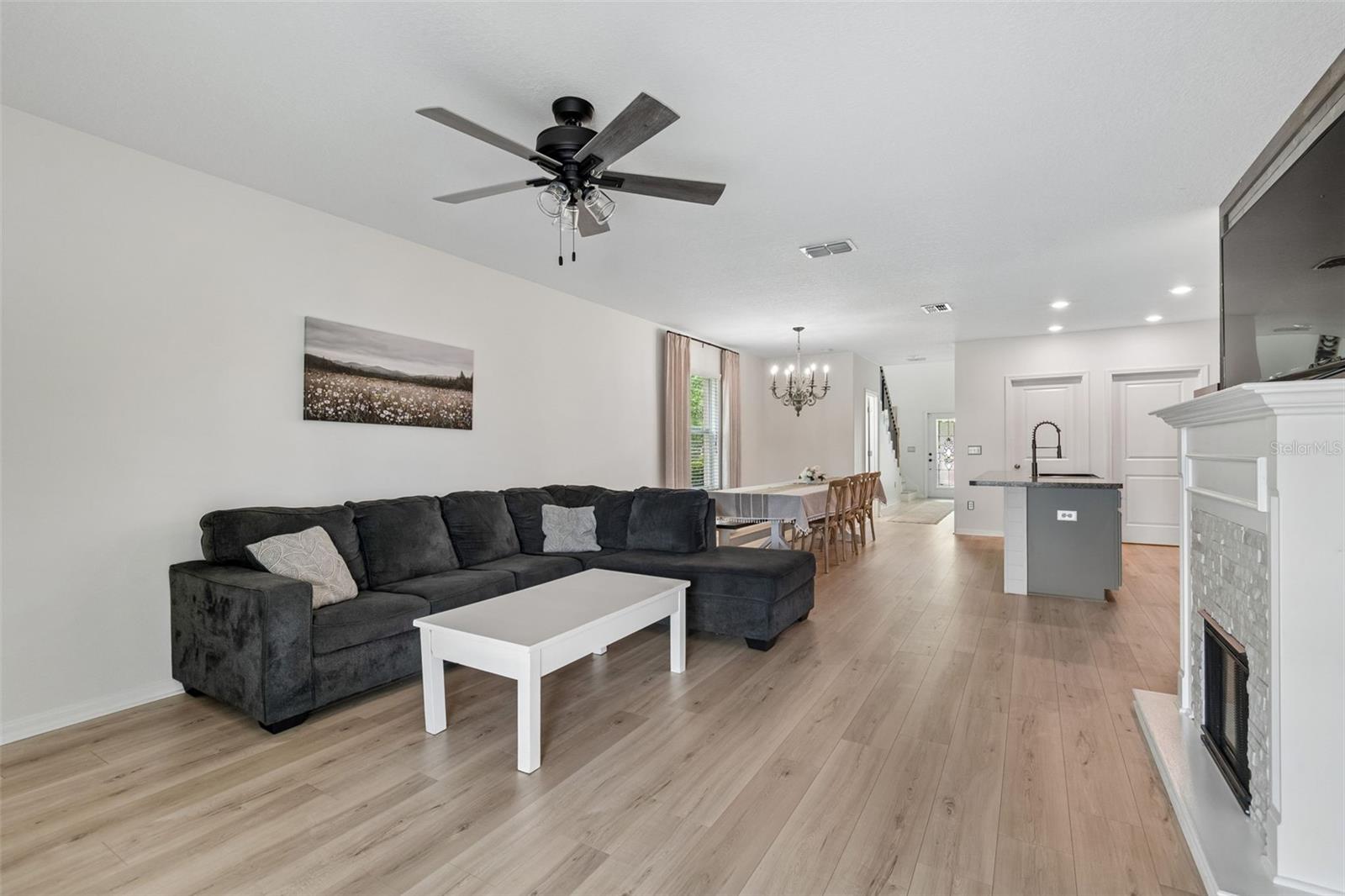 SUNSHINE VILLAGE PH 2 - Residential