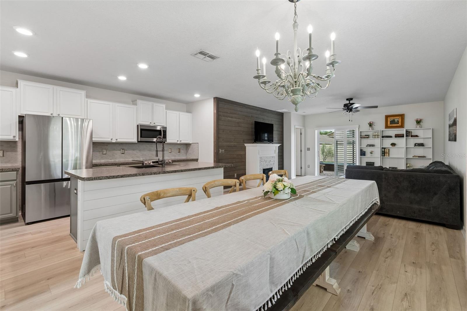 SUNSHINE VILLAGE PH 2 - Residential