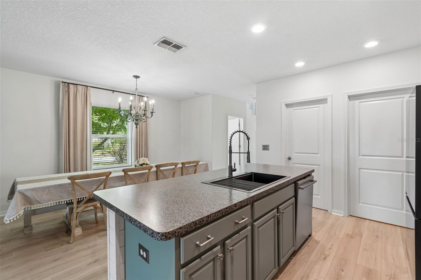 SUNSHINE VILLAGE PH 2 - Residential