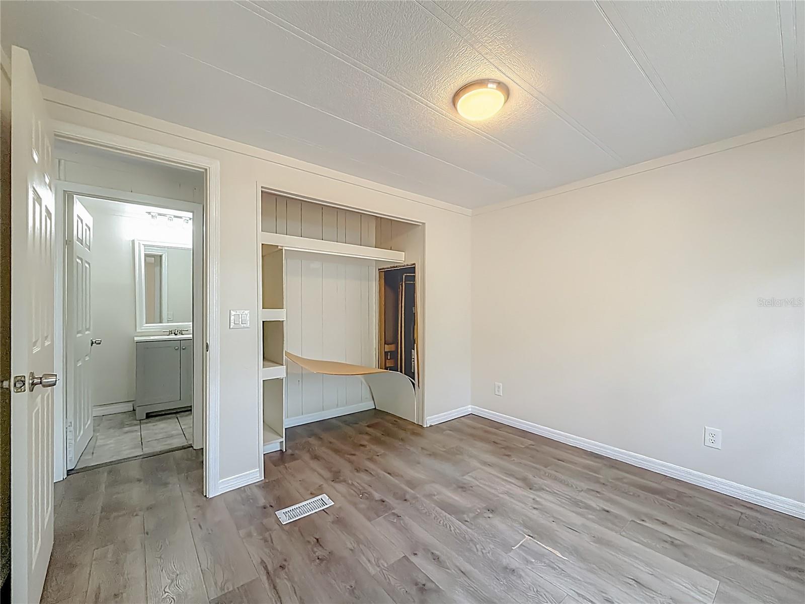 SHADY HILLS PARK SOUTH - Residential