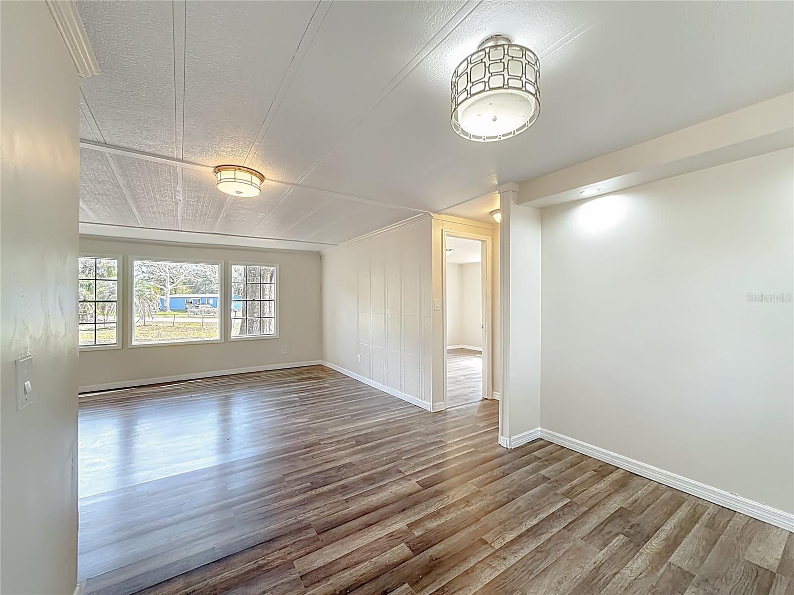 SHADY HILLS PARK SOUTH - Residential