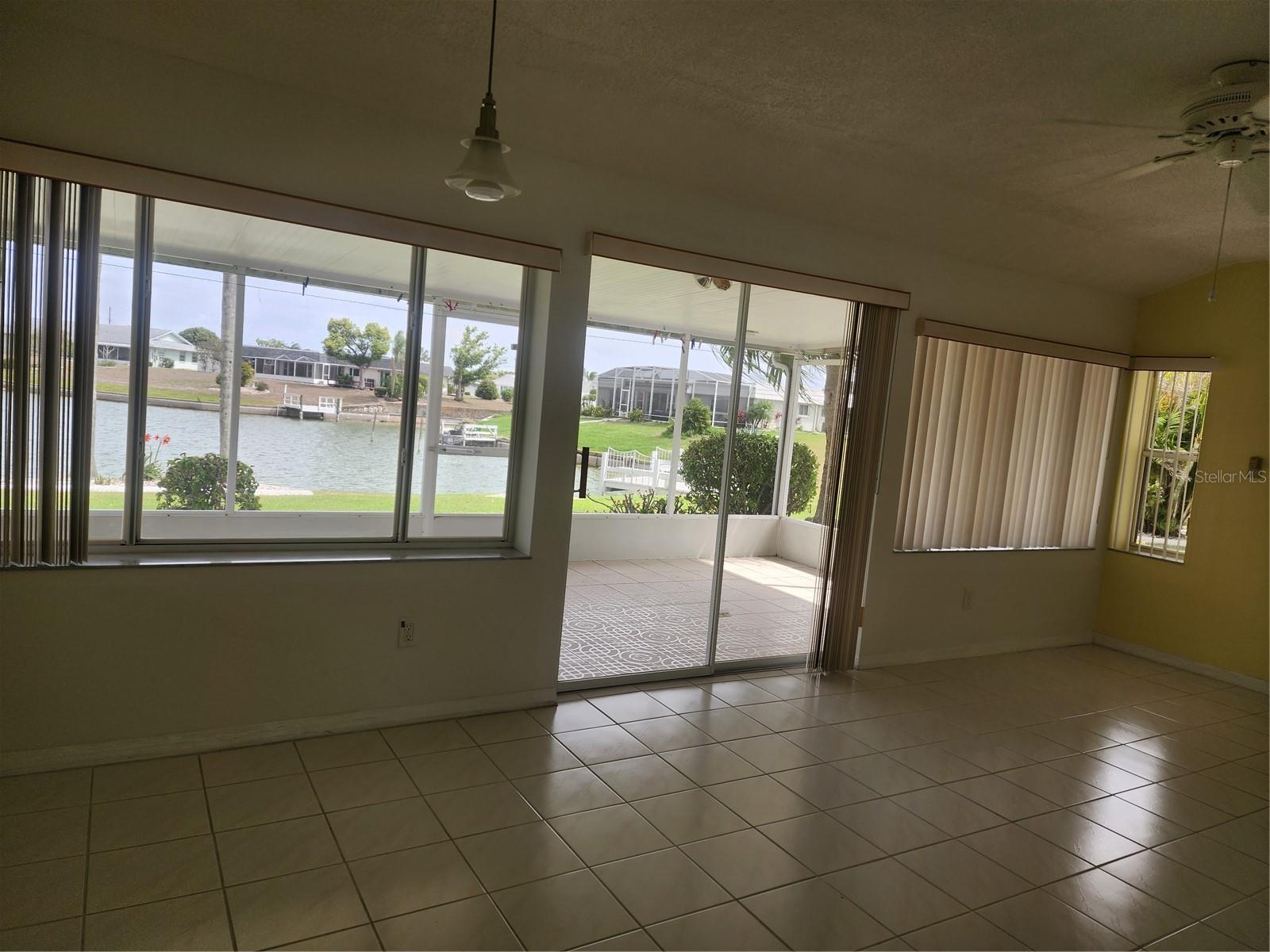 DEL WEBBS SUN CITY FLORIDA UN - Residential