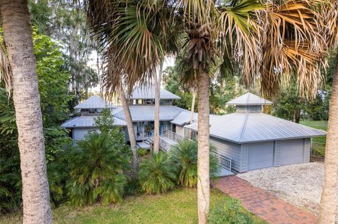 Photo of 25608 Devonia Street, Melrose, FL 32666 (MLS # GC534263) Photo of 25608 Devonia Street, Melrose, FL 32666 (MLS # GC534263)