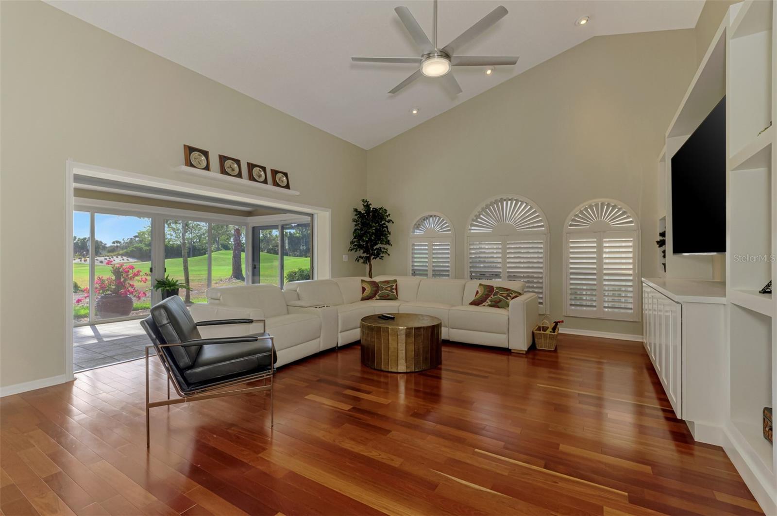 VILLA PALMERAS - Residential