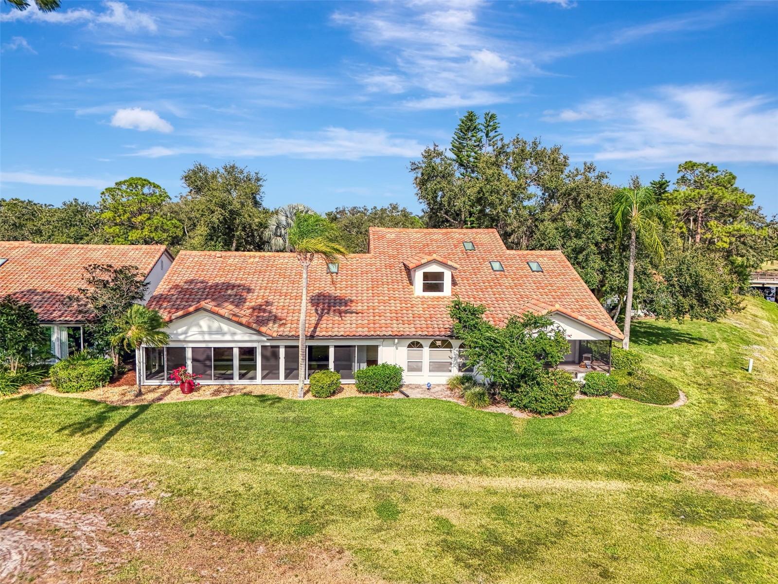 VILLA PALMERAS - Residential