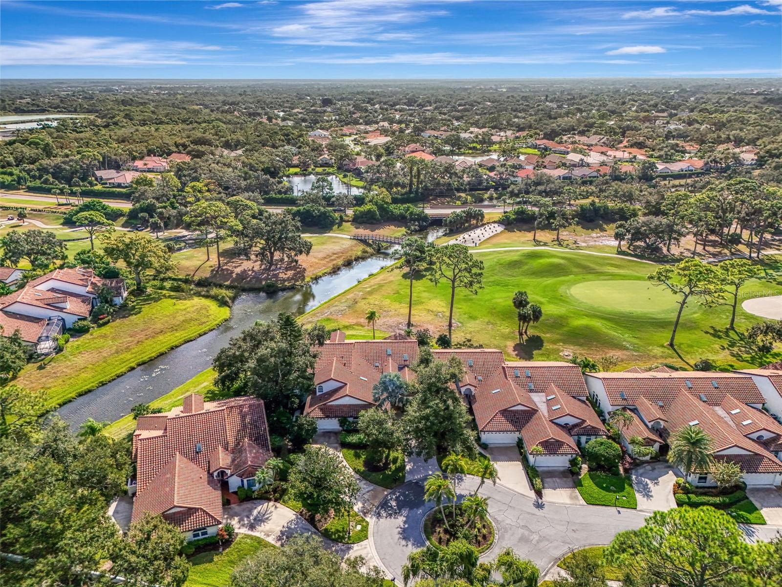 VILLA PALMERAS - Residential