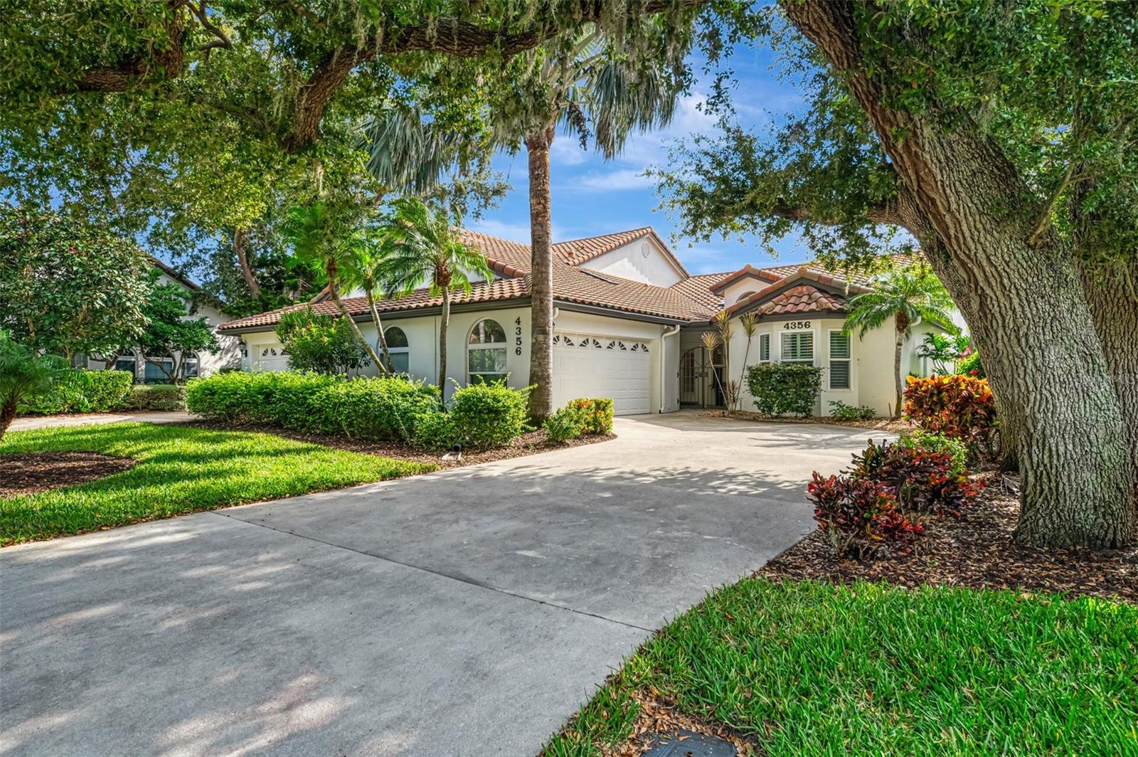 VILLA PALMERAS - Residential