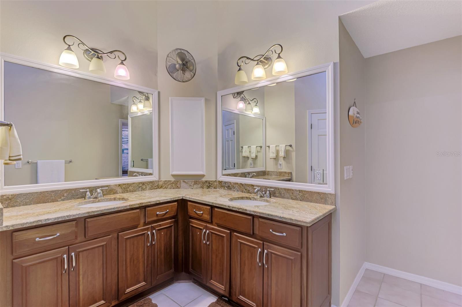 VILLA PALMERAS - Residential