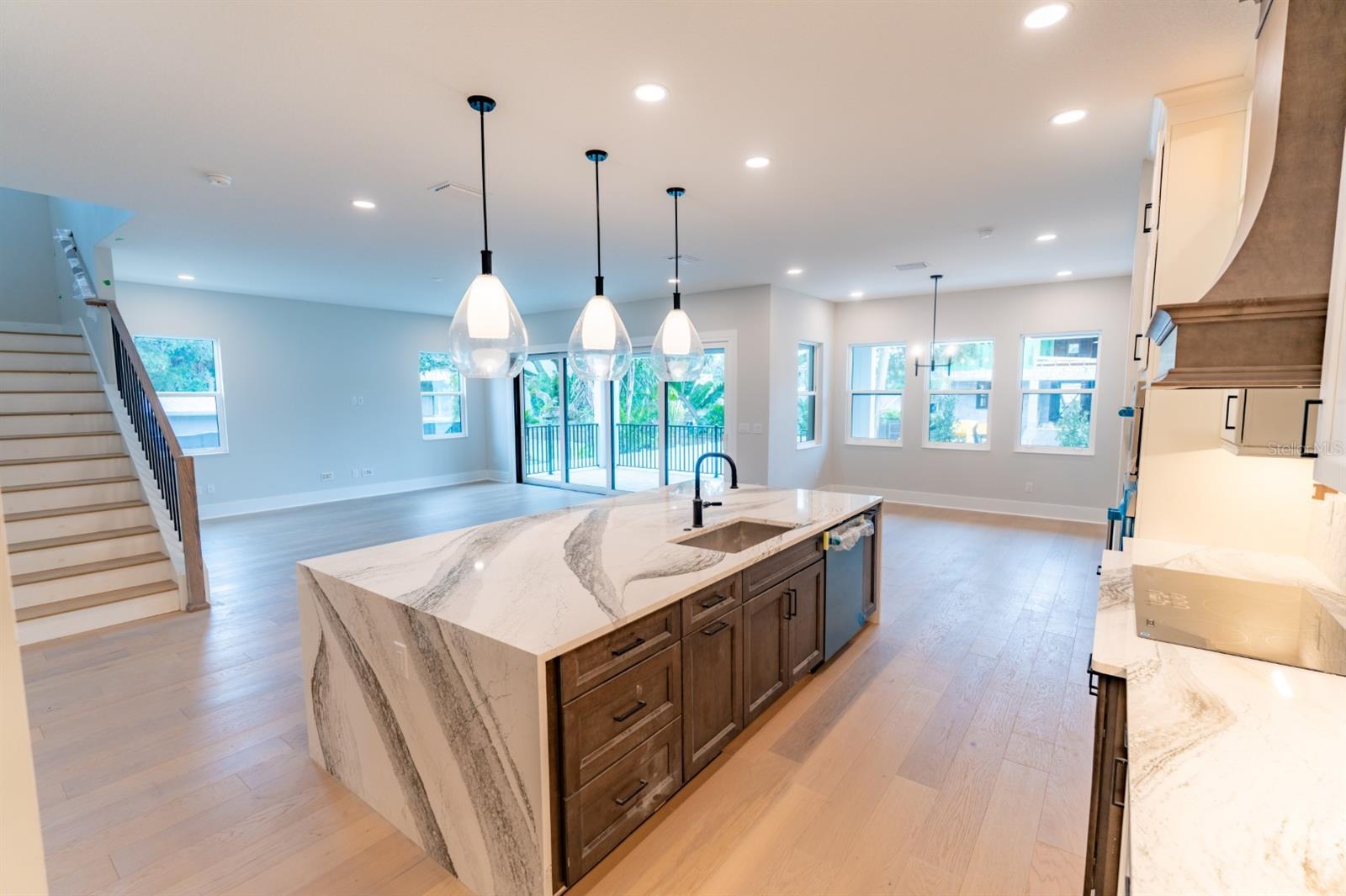 HENDERSON BEACH - Residential