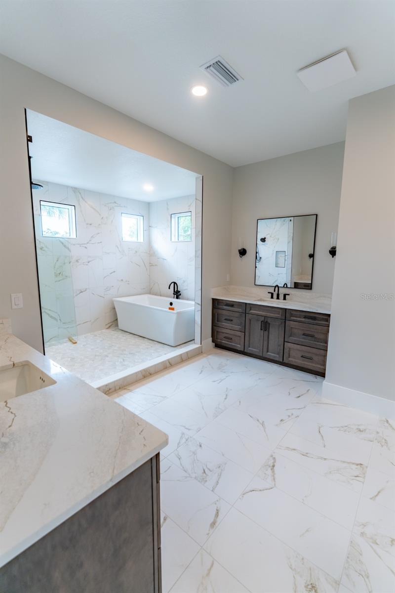 HENDERSON BEACH - Residential