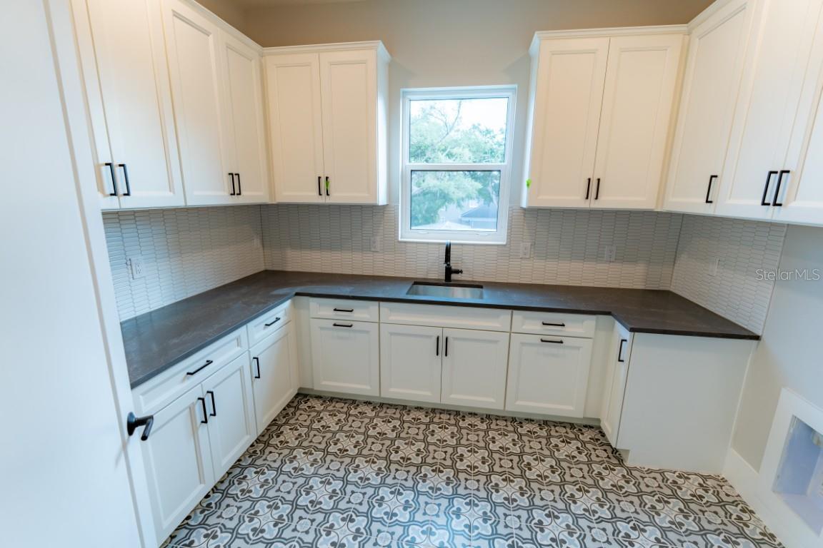 HENDERSON BEACH - Residential