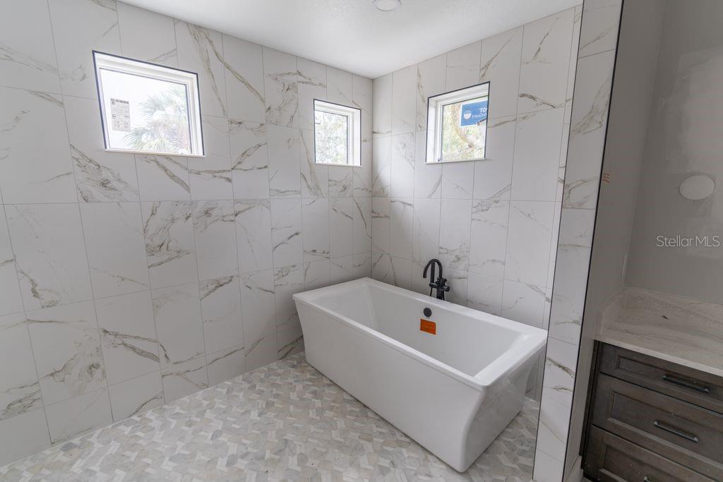 HENDERSON BEACH - Residential