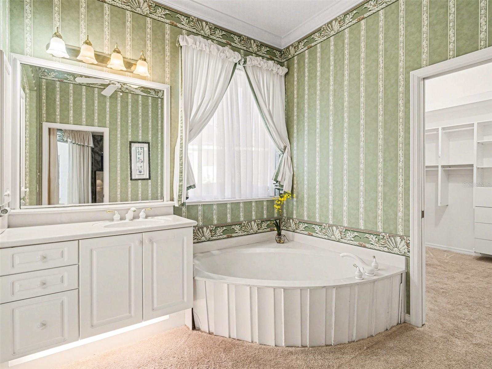 RIVERWOOD - Residential