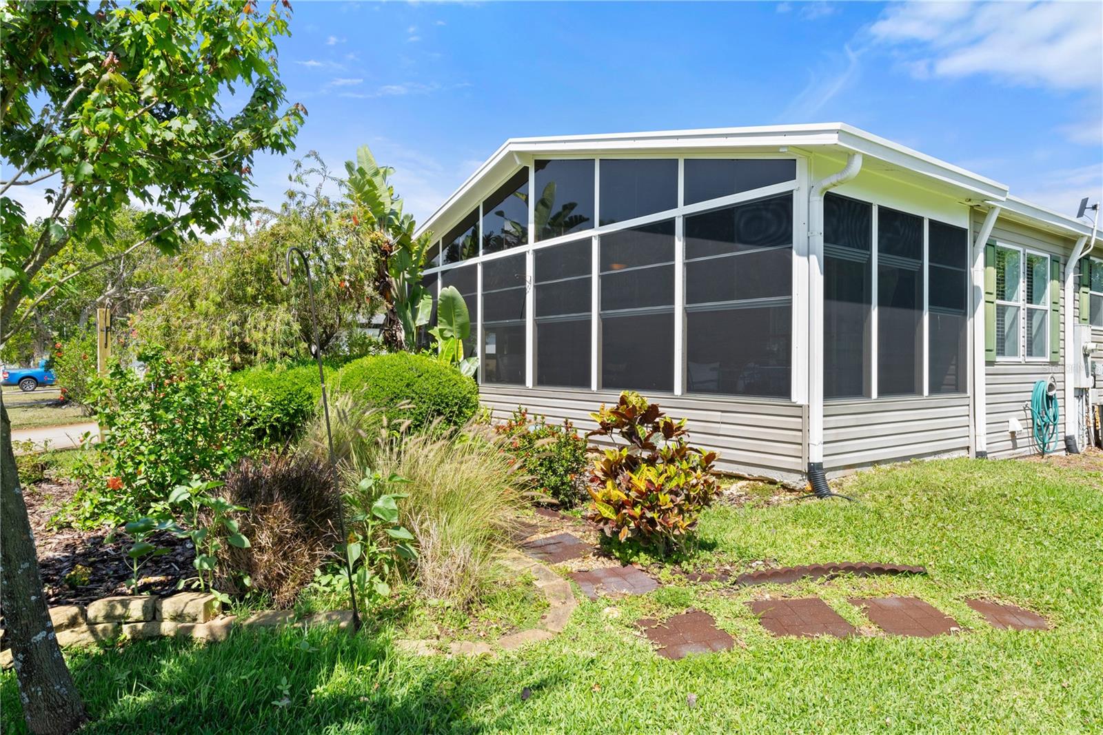 GOLDEN BAY COLONY PH 01 - Residential