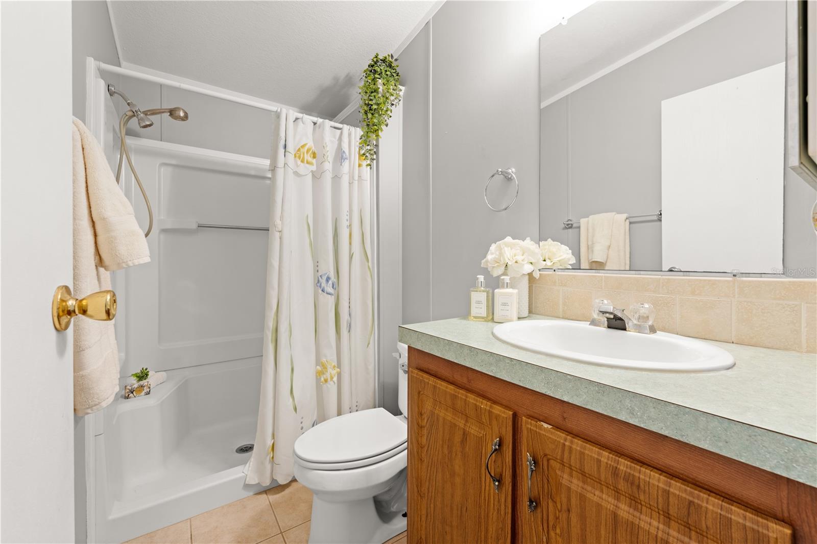 GOLDEN BAY COLONY PH 01 - Residential