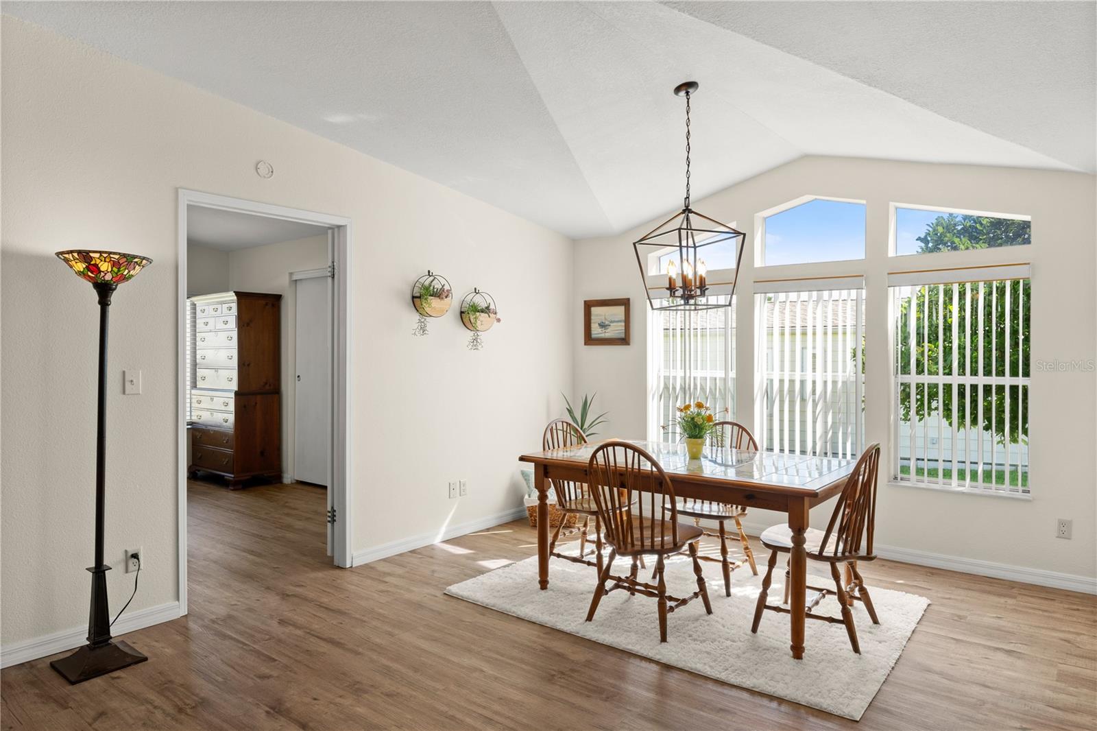 GOLDEN BAY COLONY PH 01 - Residential