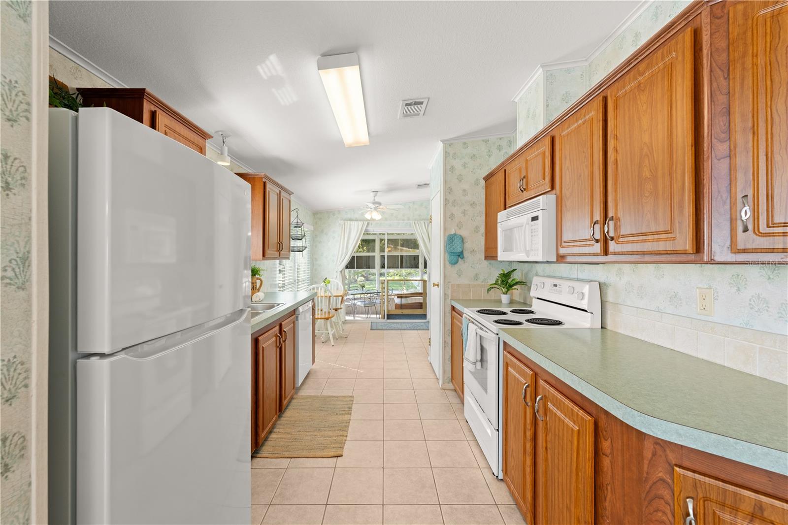 GOLDEN BAY COLONY PH 01 - Residential