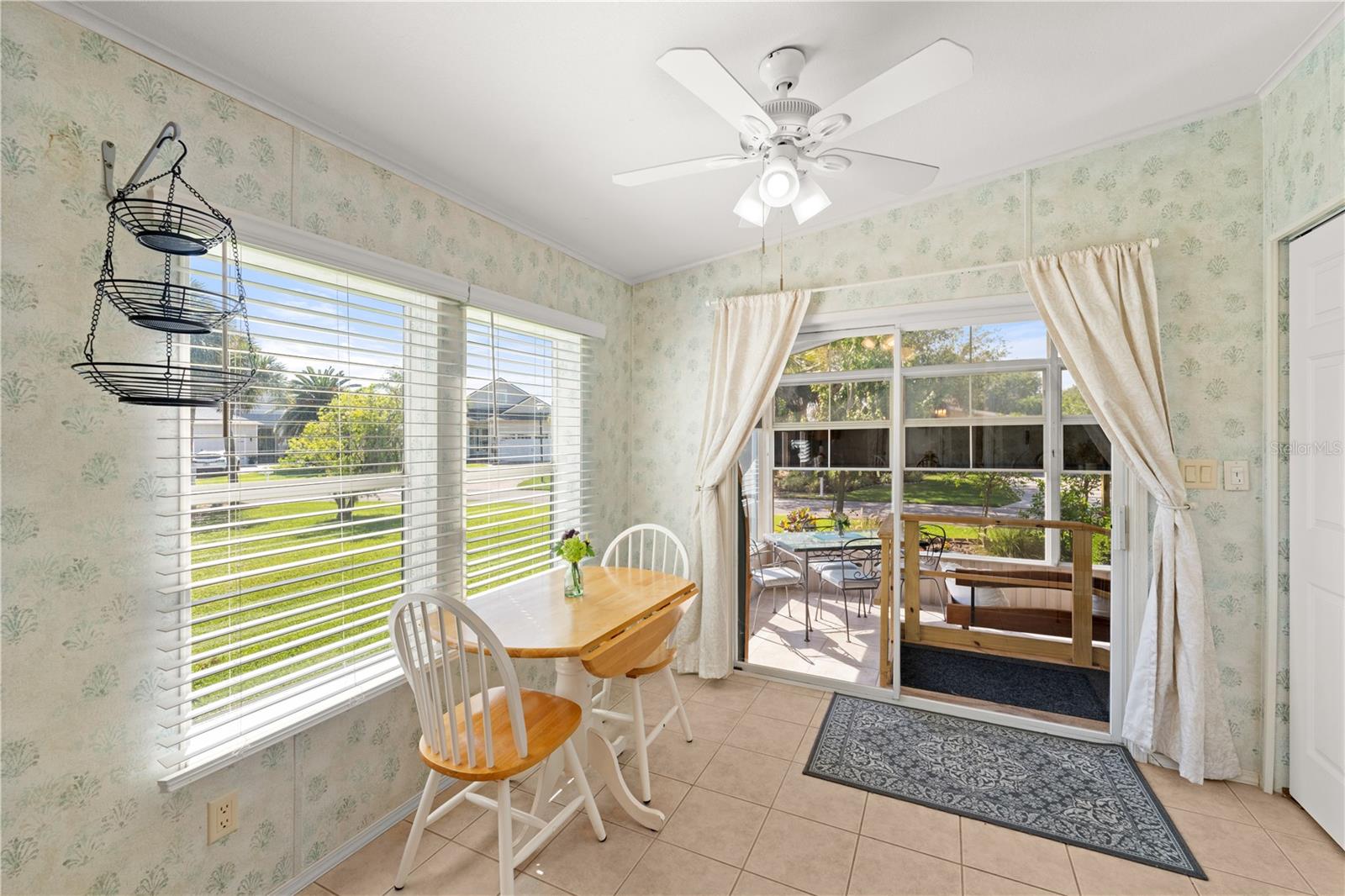 GOLDEN BAY COLONY PH 01 - Residential