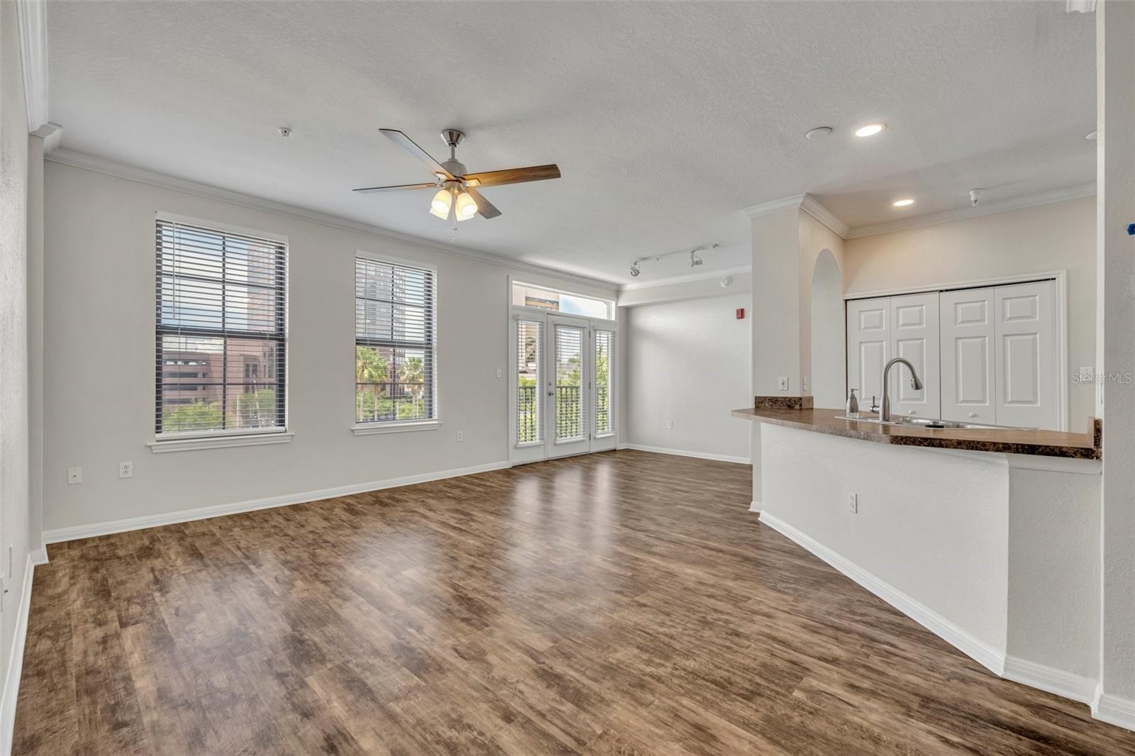 911 N ORANGE AVENUE 443