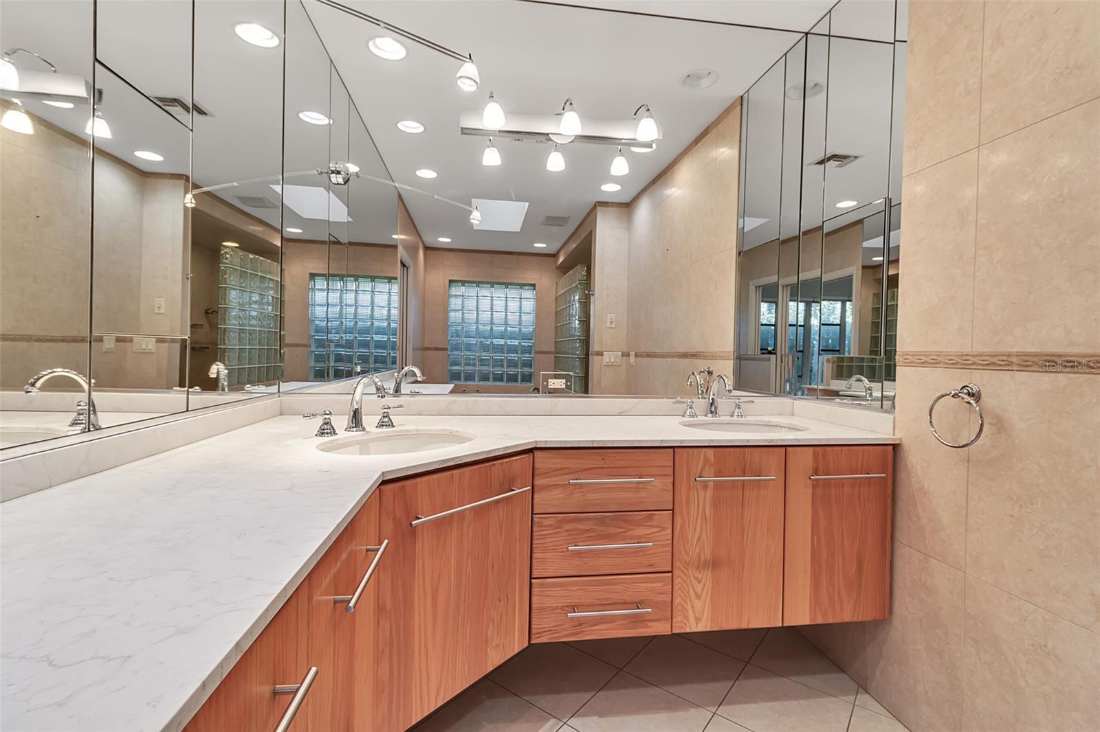 CHEROKEE PARK - Residential