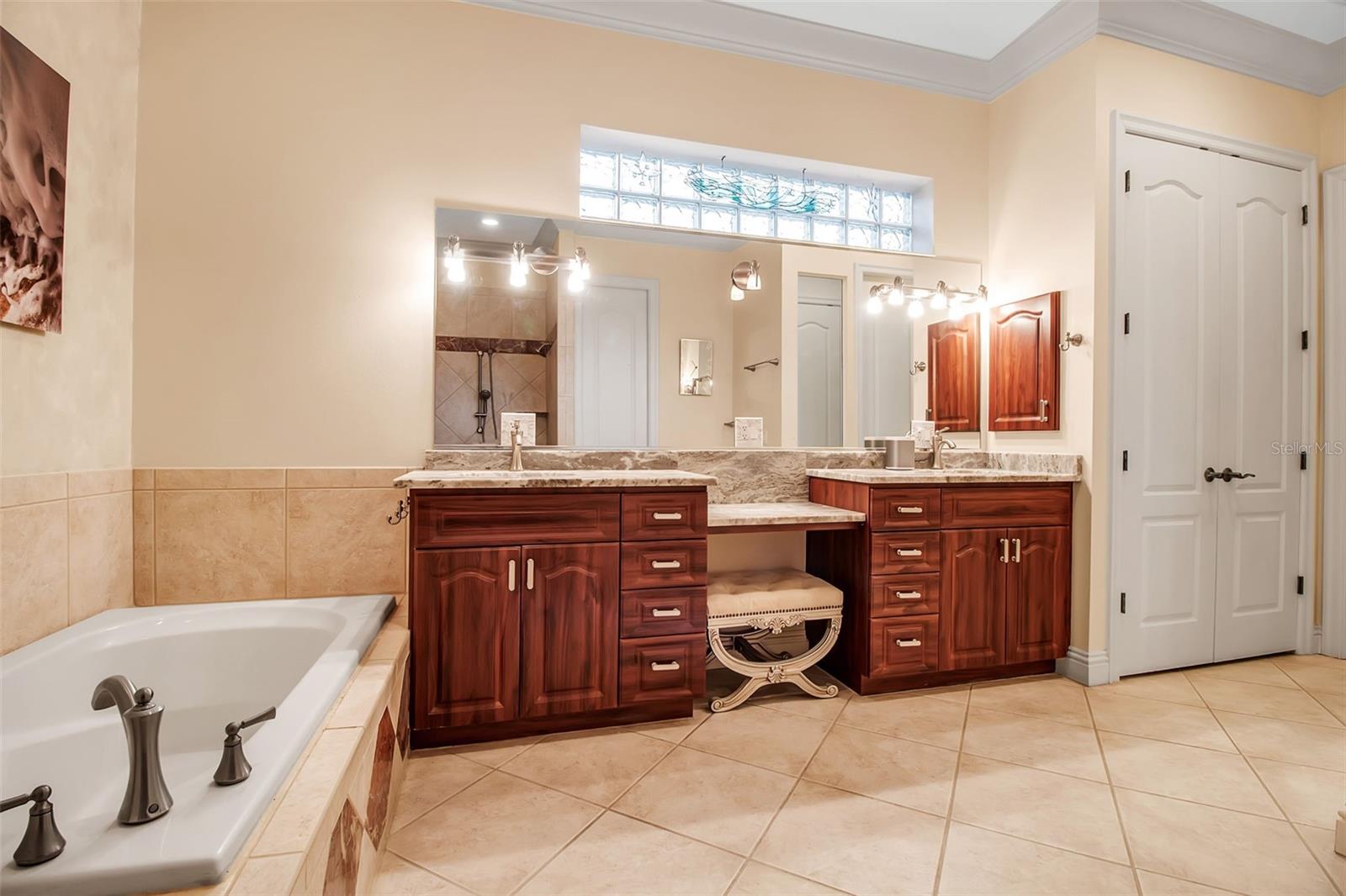 BISHOPSCOURT AT THE OAKS PRESERVE - Residential