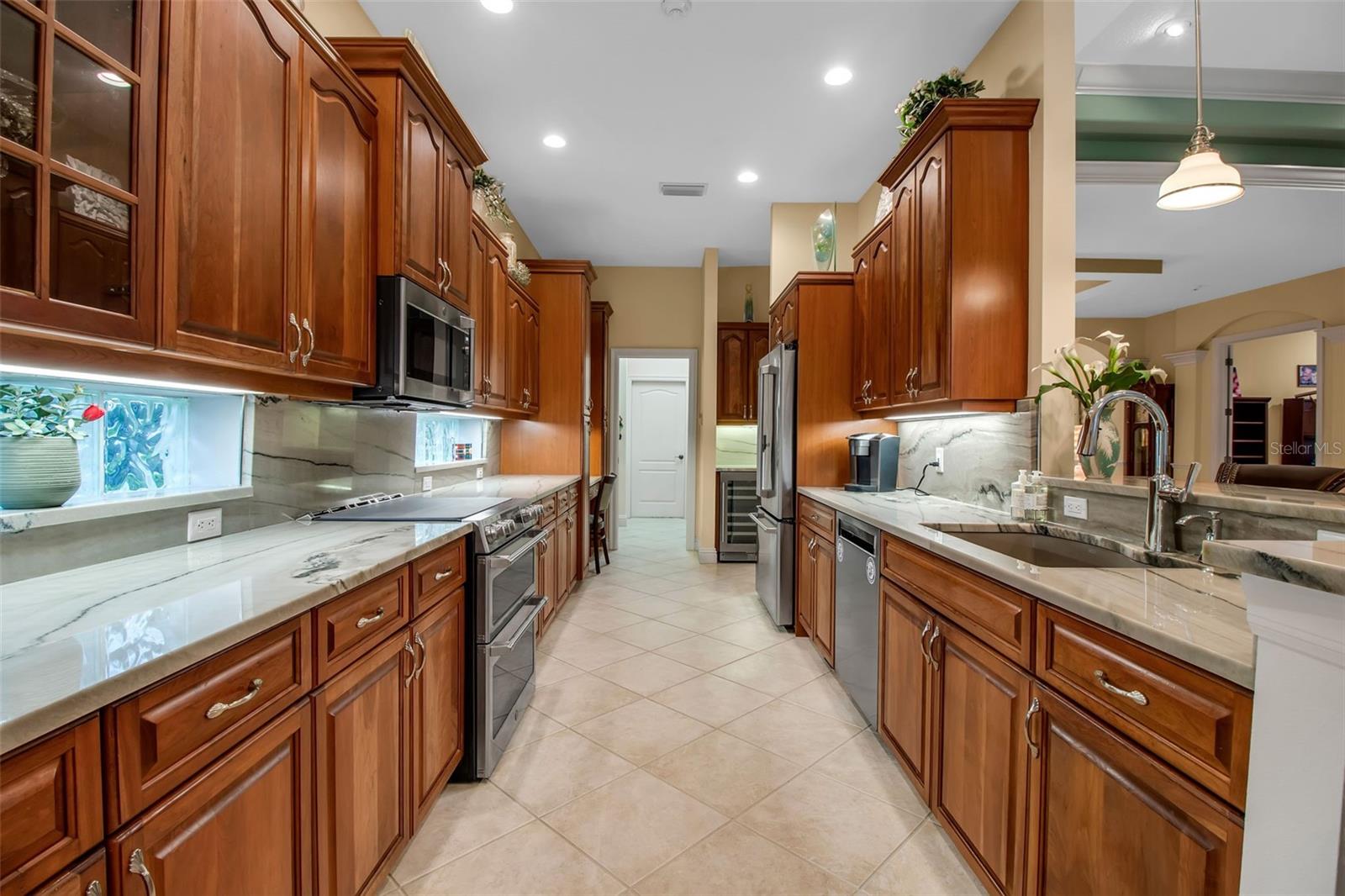 BISHOPSCOURT AT THE OAKS PRESERVE - Residential